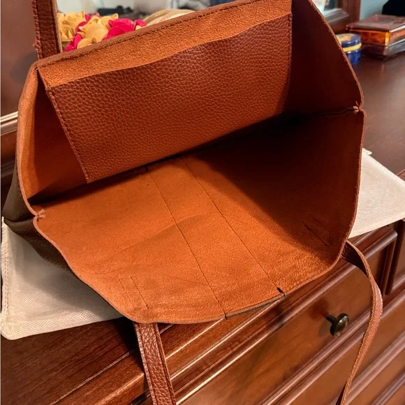 NWOT Vince Camuto Brown Leather Tote - Picture 4 of 5